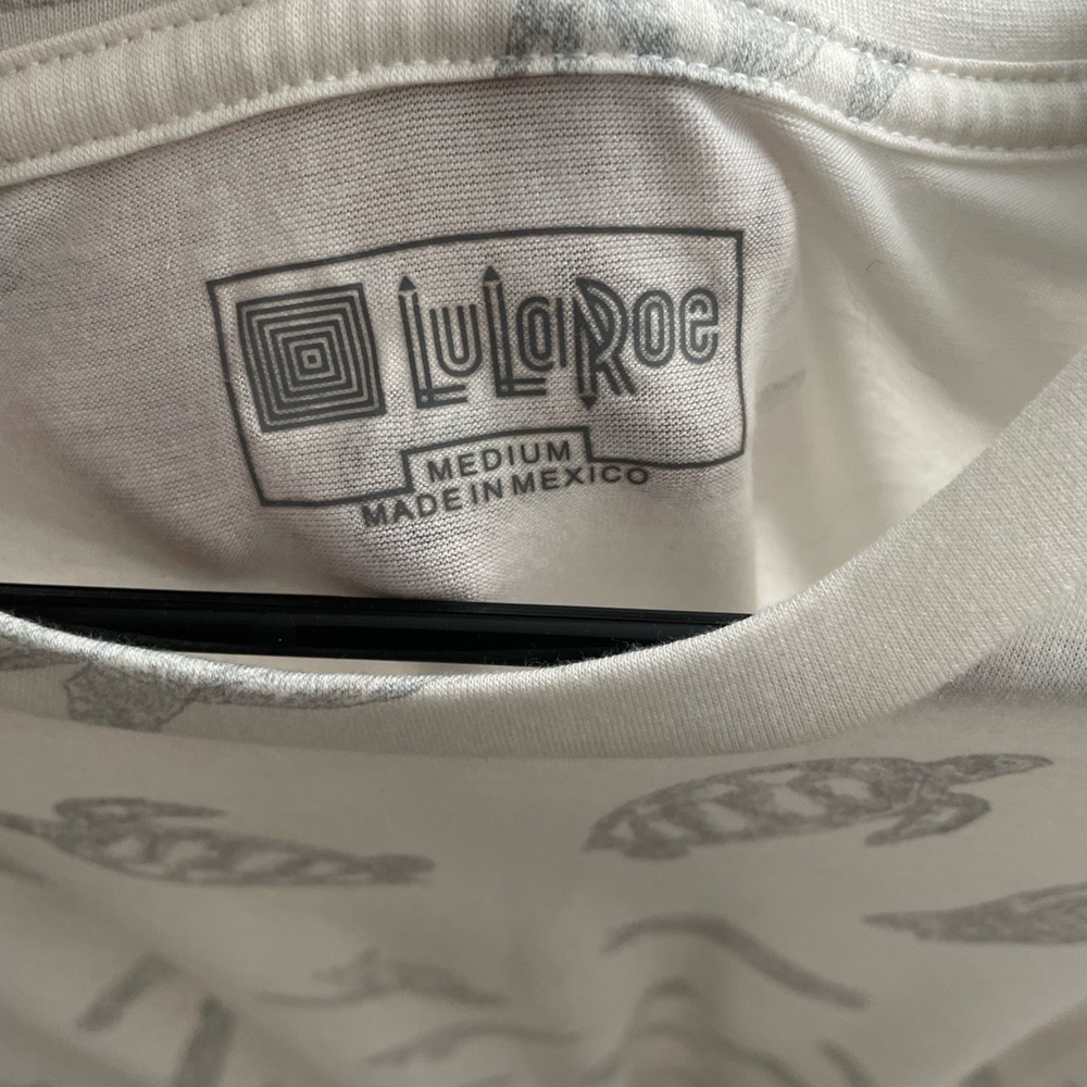 Lularoe turtle tee - Picture 2 of 2